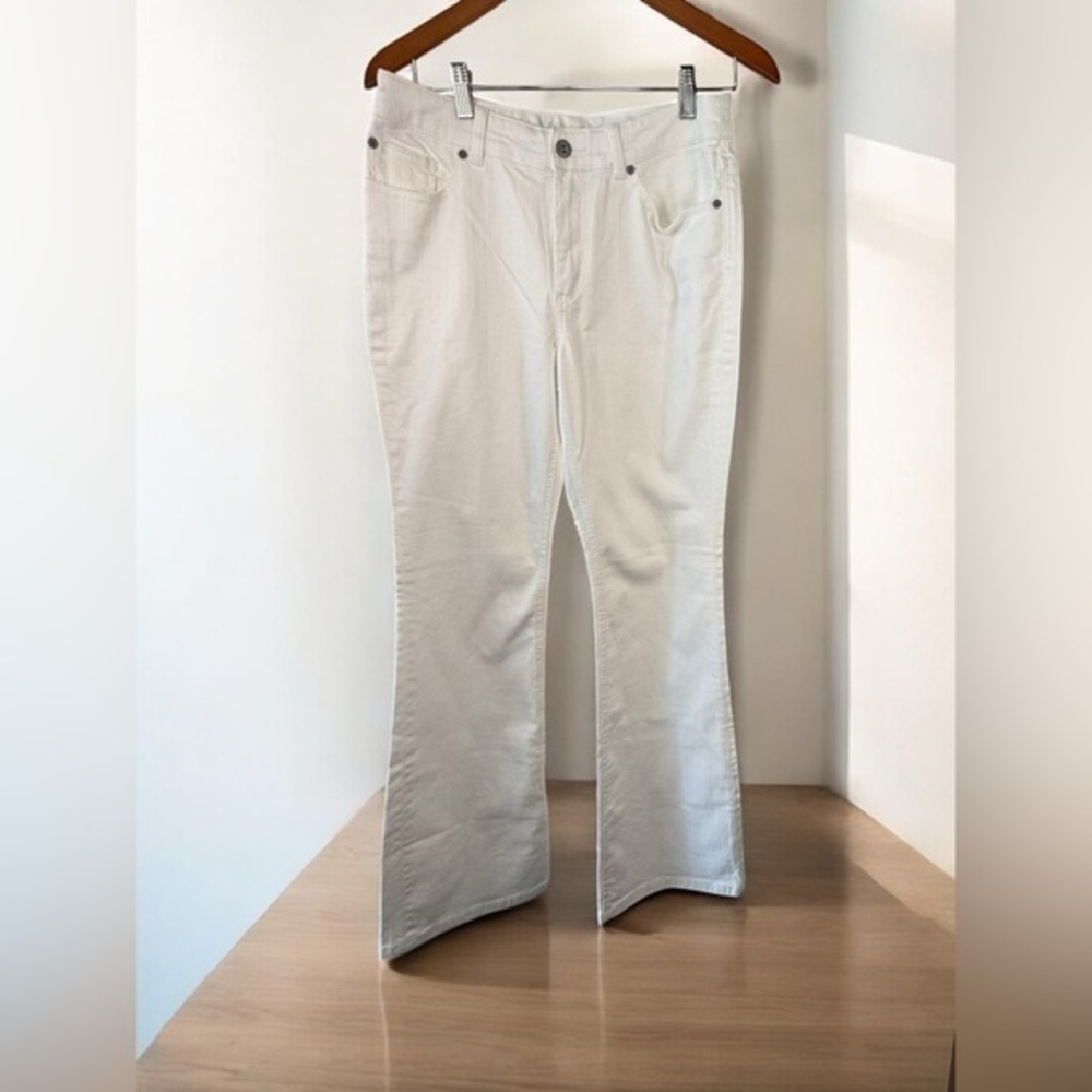 Chico’s white jeans Platinum White Bootcut Jeans Size 0.5 Reg size 29